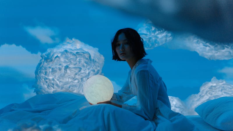 月のリズムと女性ホルモンの深い関係|心と体を整えるセルフケア完全ガイド